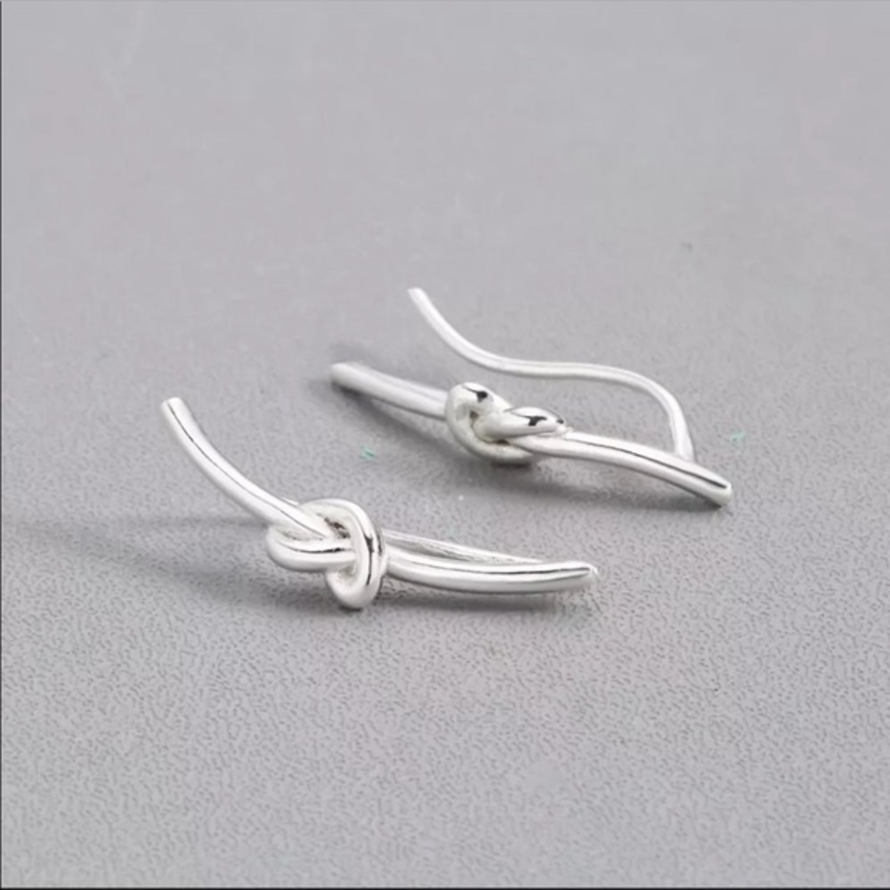 3/$30 🤍 Knot Earrings